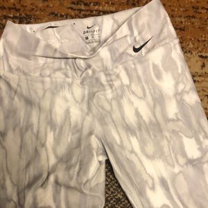 Nike Dri fit pants sz medium women’s